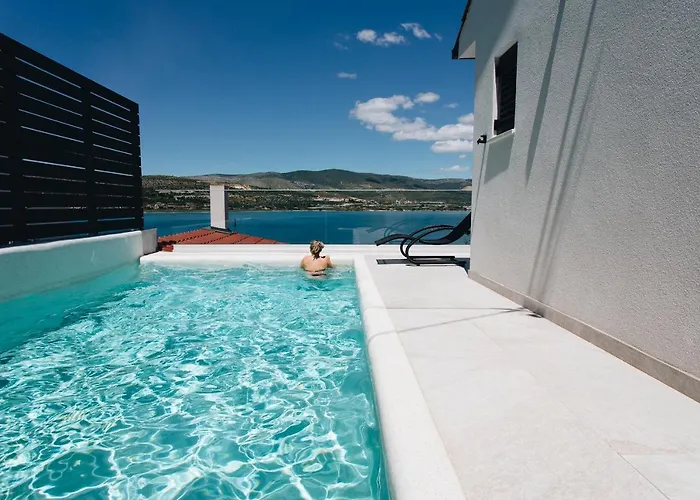 Villa Magna - Seaside With Pool And Sauna