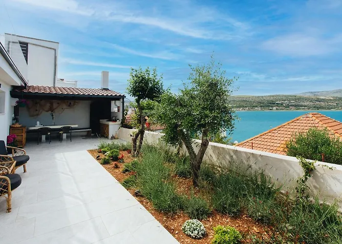 Villa Magna - Seaside With Pool And Sauna *