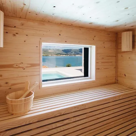 Magna - Seaside With Pool And Sauna Vila *