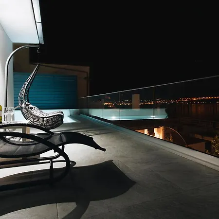 Villa Magna - Seaside With Pool And Sauna Trogir