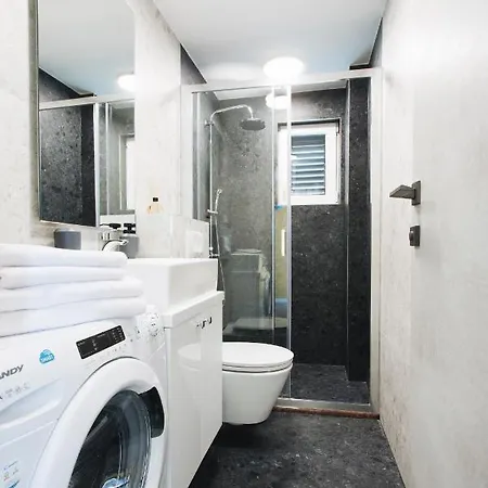 Magna - Seaside With Pool And Sauna Vila