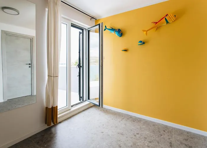 Magna - Seaside With Pool And Sauna Trogir